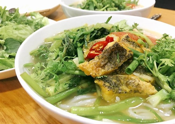 Bún cá rô đồng là một trong những món ngon bạn nên thử khi đến Hà Nội